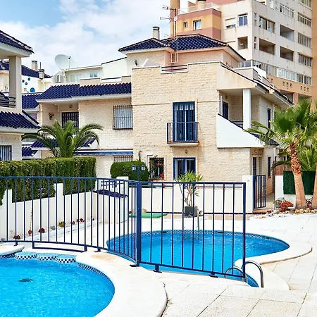 Villas De La Veleta تورّيفيِخا